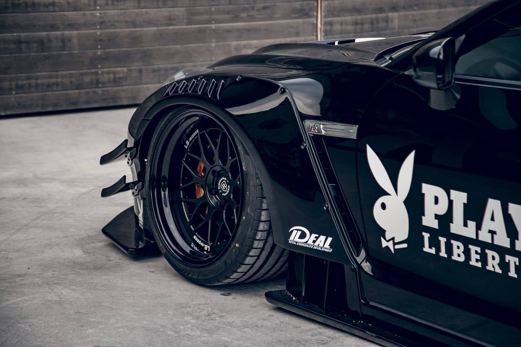 LIBERTY WALK LB★WORKS Nissan GT-R Black Liberty Walk Bagged Nissan GTR Black Edition! (4K) | XN